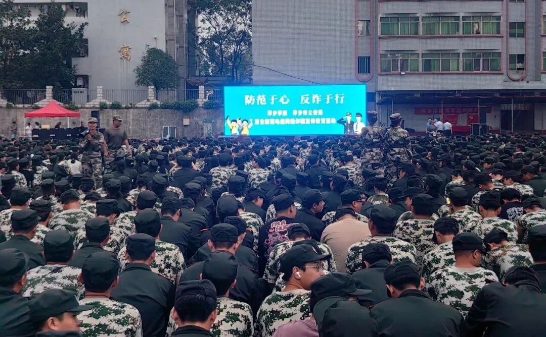 青春聯(lián)盟 點(diǎn)燃校園安全新引擎與職業(yè)中介活動的融合實(shí)踐